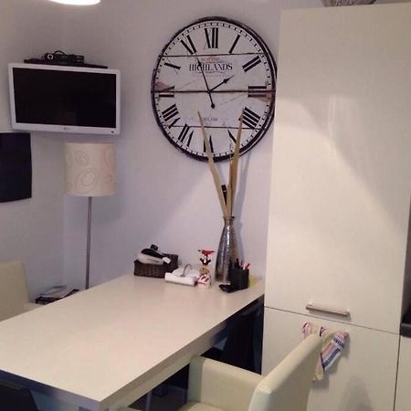Pizzo Beach Club. One Bedroom Apt 13G 외부 사진
