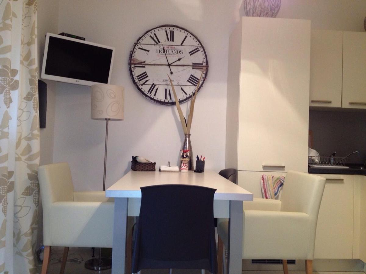Pizzo Beach Club. One Bedroom Apt 13G 외부 사진