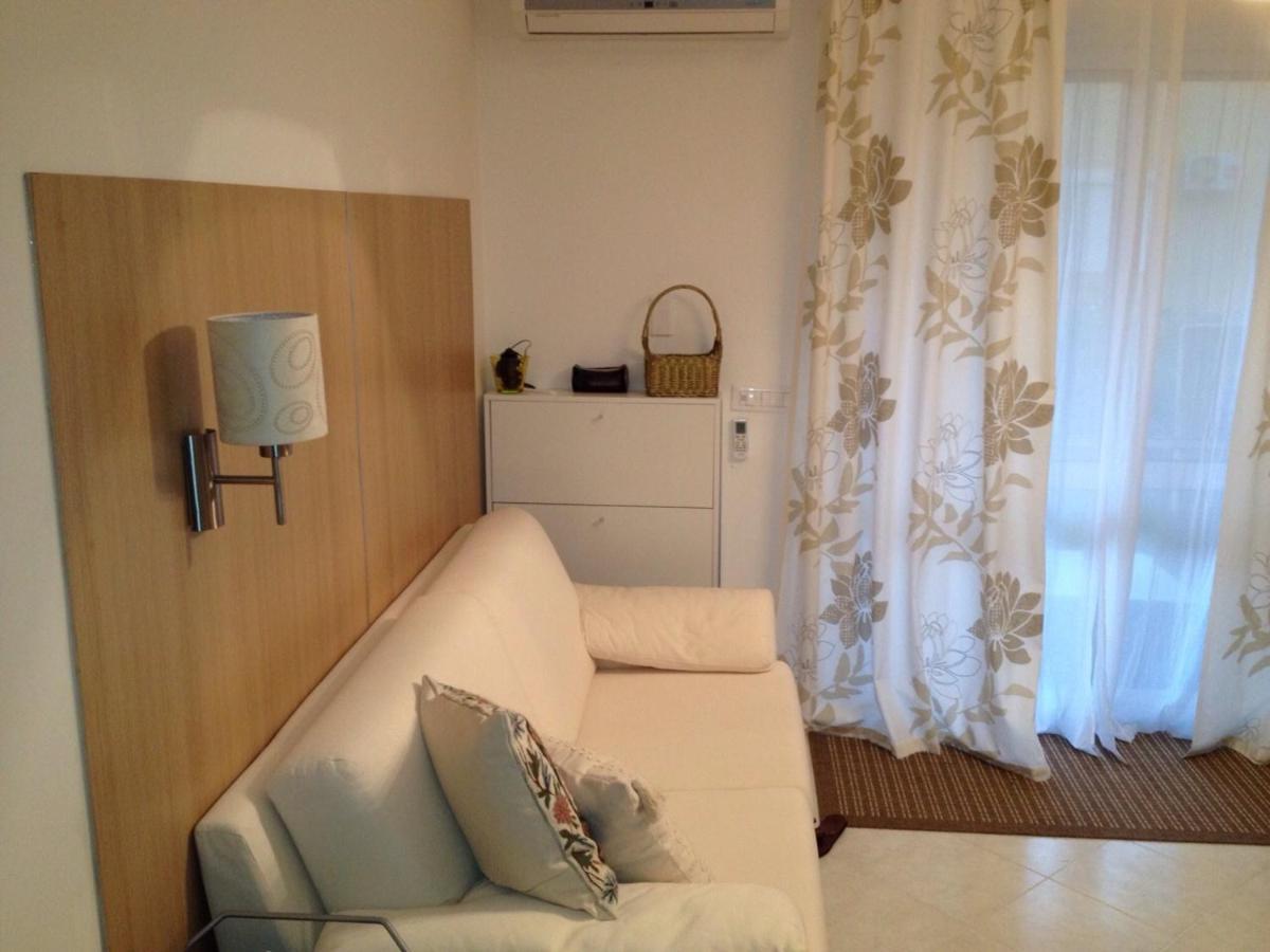 Pizzo Beach Club. One Bedroom Apt 13G 외부 사진