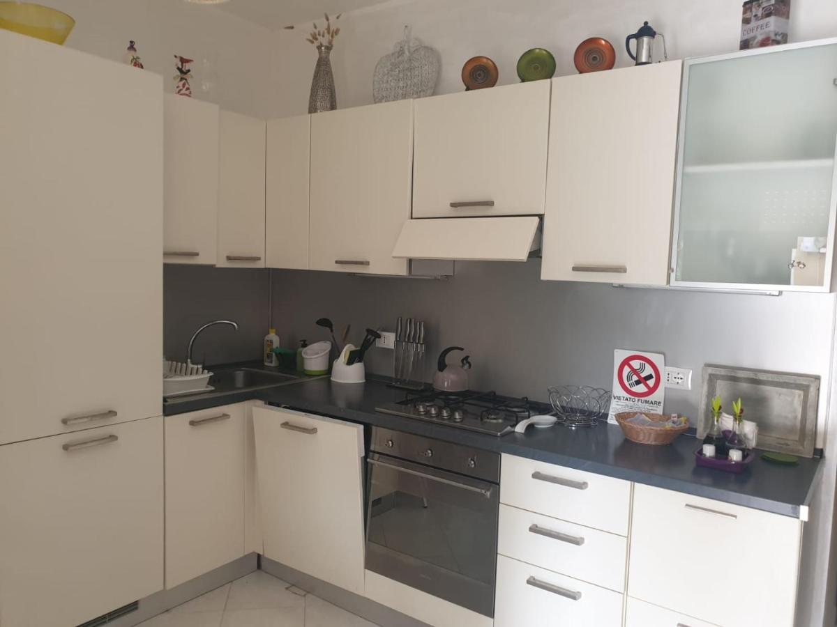 Pizzo Beach Club. One Bedroom Apt 13G 외부 사진